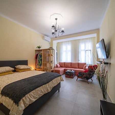 Sunlit Artist Studio Daire Belgrad Dış mekan fotoğraf